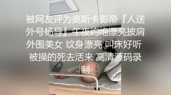 人美逼遭罪，颜值不错的美女干净的逼逼伺候两个小哥的大鸡巴，淫声荡语互动撩骚享受大鸡巴的轮草抽插冒白浆